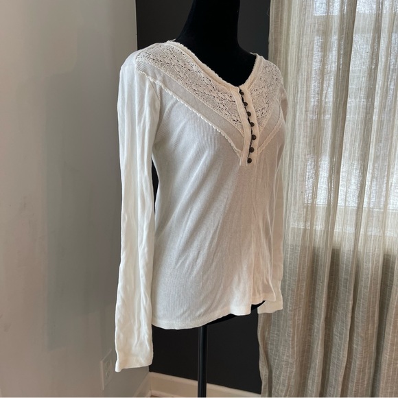 Lucky brand women’s top - Picture 2 of 5